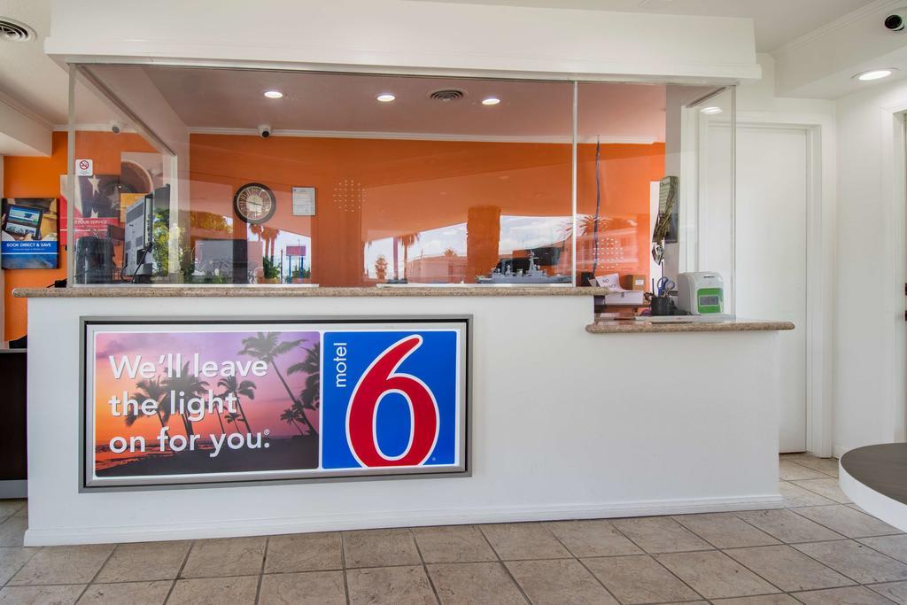 Motel 6-San Bernardino, Ca - Downtown Bagian luar foto