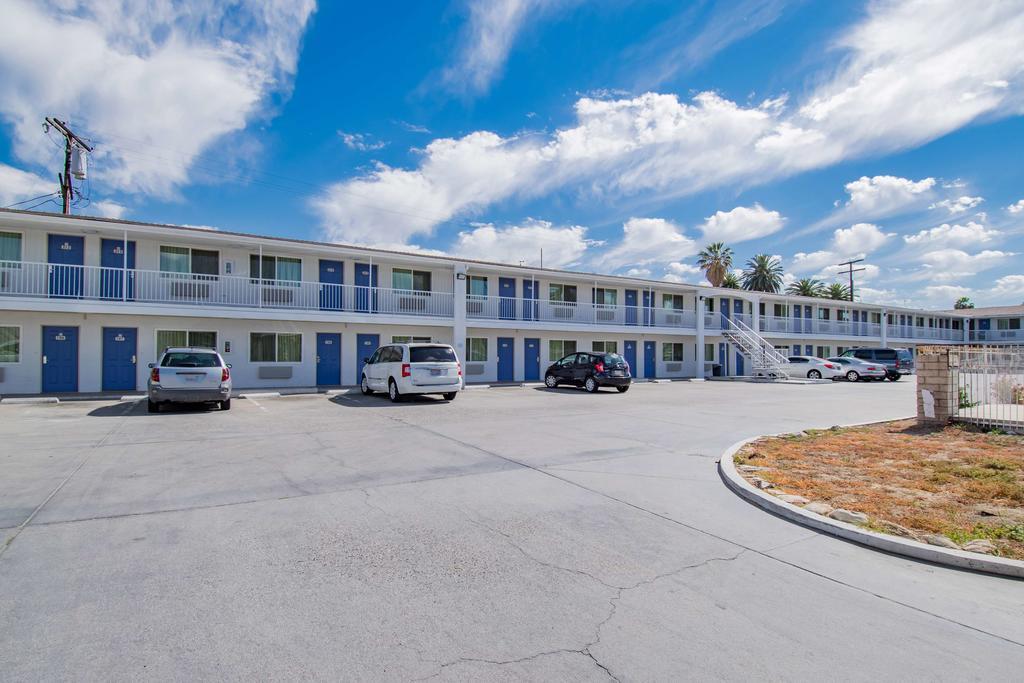 Motel 6-San Bernardino, Ca - Downtown Bagian luar foto